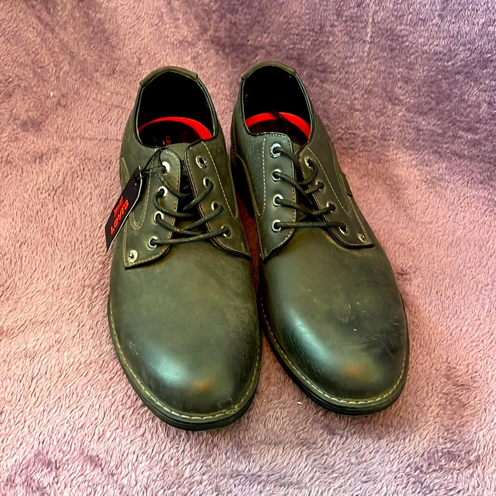 Black brand new Levi’s men’s dress shoes, size 13